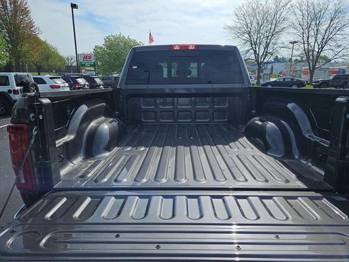 2025 RAM 2500 Big Horn Crew Cab 4x4 6'4' Box