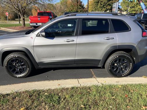 2020 Jeep Cherokee Trailhawk