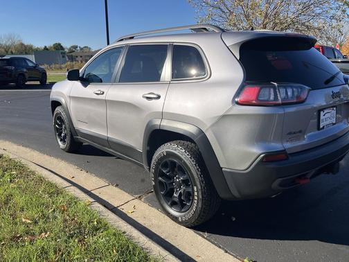 2020 Jeep Cherokee Trailhawk
