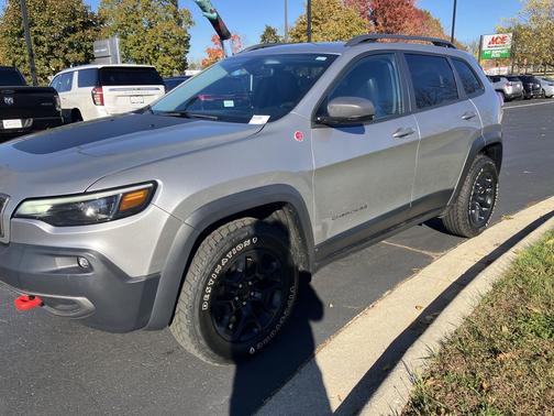 2020 Jeep Cherokee Trailhawk