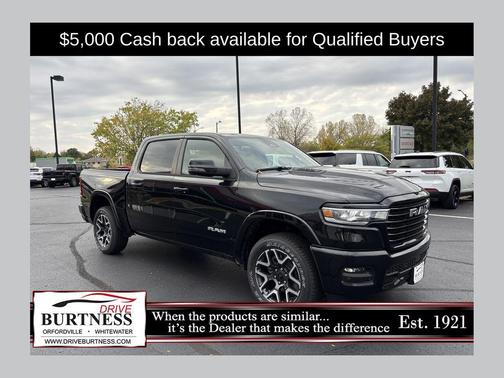 Diamond Black Crystal Pearlcoat 2026 RAM 1500 Laramie