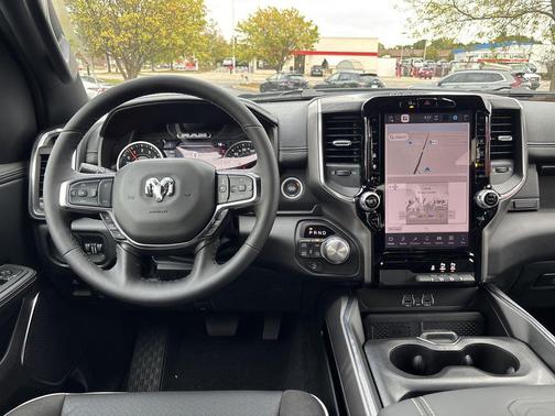 Diamond Black Crystal Pearlcoat 2026 RAM 1500 Laramie