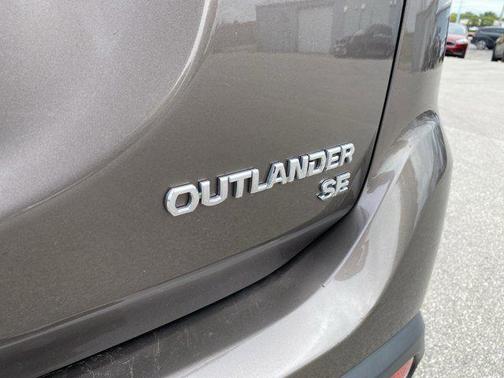 2019 Mitsubishi Outlander SE