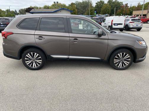 2019 Mitsubishi Outlander SE