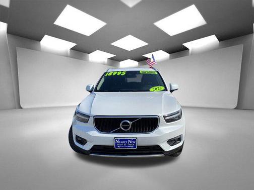 2022 Volvo XC40 T5 Momentum