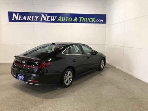 2022 Hyundai SONATA SE
