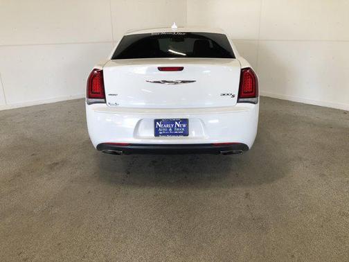 2019 Chrysler 300 S