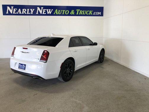 2019 Chrysler 300 S