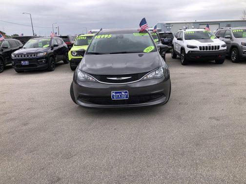 2021 Chrysler Voyager LX