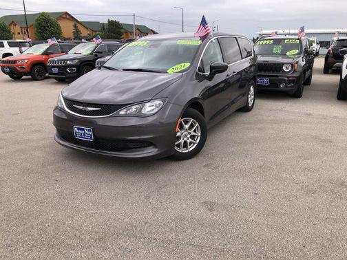2021 Chrysler Voyager LX