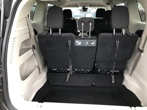 2021 Chrysler Voyager LX
