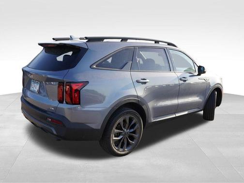 Everlasting Silver 2023 Kia Sorento X-Line EX
