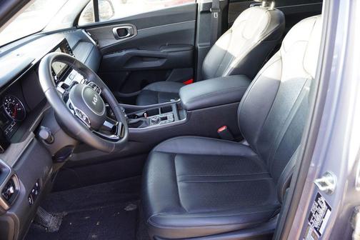 Everlasting Silver 2023 Kia Sorento X-Line EX