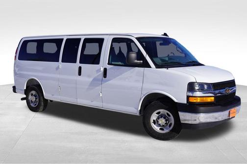 2025 Chevrolet Express 3500 LT