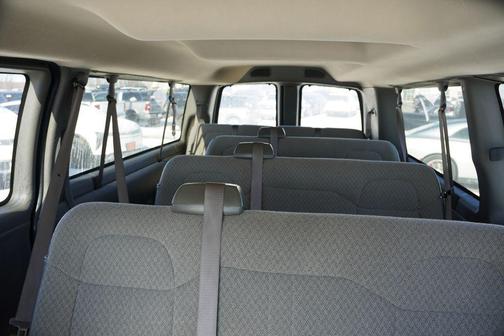 2025 Chevrolet Express 3500 LT