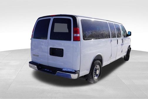 2025 Chevrolet Express 3500 LT