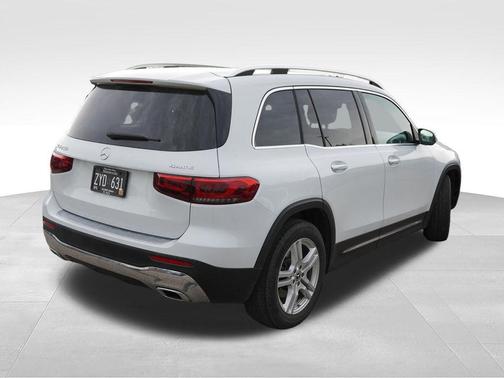 Digital White 2022 Mercedes-Benz GLB 250 Base 4MATIC