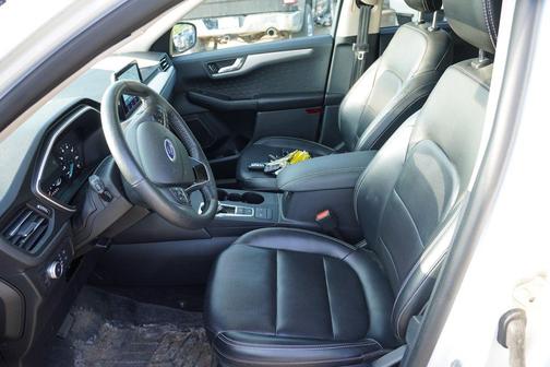 Oxford White 2020 Ford Escape SEL