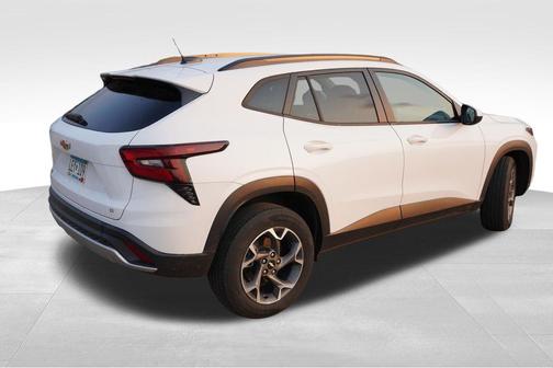 Summit White 2024 Chevrolet Trax LT