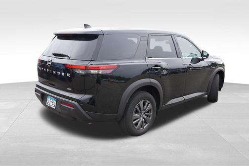 2024 Nissan Pathfinder S