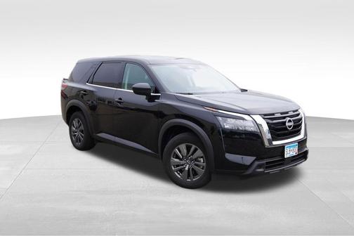 2024 Nissan Pathfinder S
