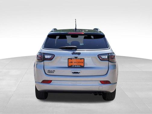Billet Silver Metallic Clearcoat 2022 Jeep Compass Altitude