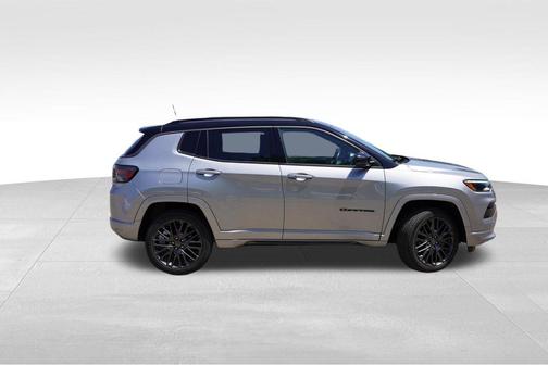 Billet Silver Metallic Clearcoat 2022 Jeep Compass Altitude