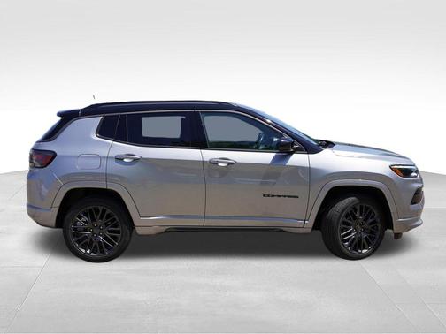 Billet Silver Metallic Clearcoat 2022 Jeep Compass Altitude