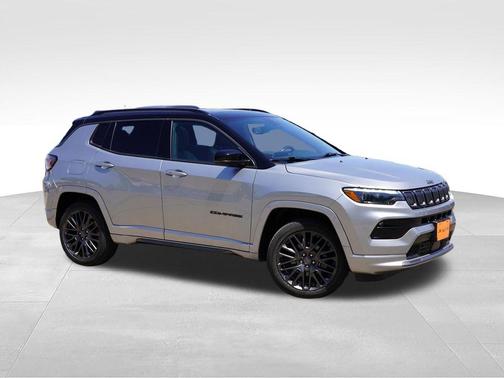 Billet Silver Metallic Clearcoat 2022 Jeep Compass Altitude