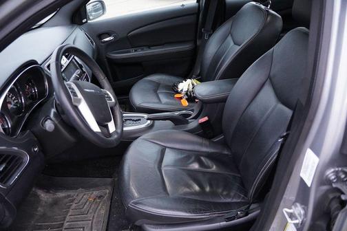 2013 Chrysler 200 Limited