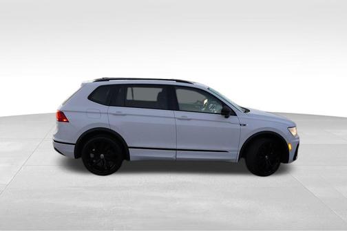 2021 Volkswagen Tiguan 2.0T SE R-Line Black