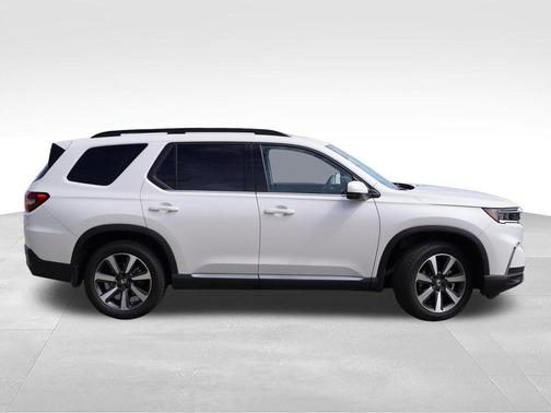 Platinum White Pearl 2023 Honda Pilot Touring