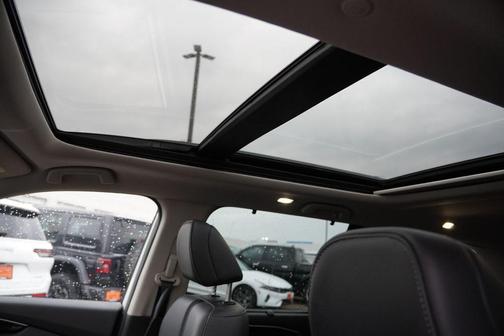 Platinum White Pearl 2023 Honda Pilot Touring