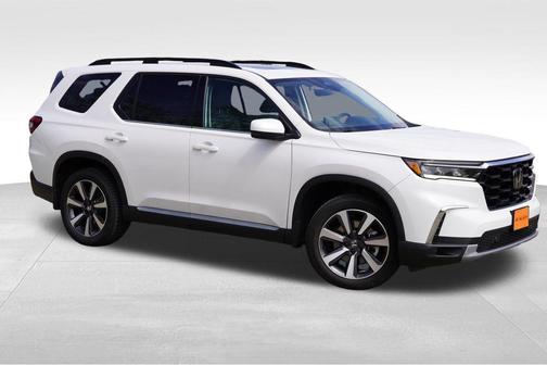 Platinum White Pearl 2023 Honda Pilot Touring