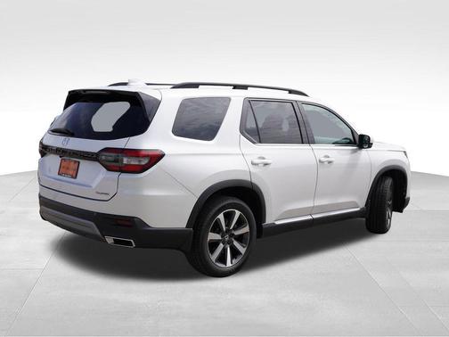 Platinum White Pearl 2023 Honda Pilot Touring