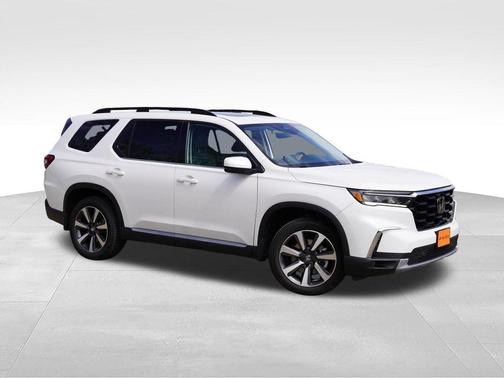 Platinum White Pearl 2023 Honda Pilot Touring
