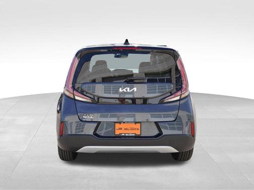 Gravity Gray 2023 Kia Soul EX