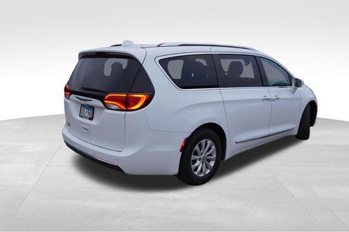 2018 Chrysler Pacifica Touring-L