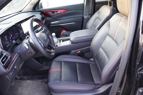 Mosaic Black Metallic 2024 Chevrolet Traverse RS