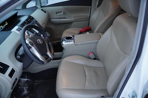 2013 Toyota Prius v Two