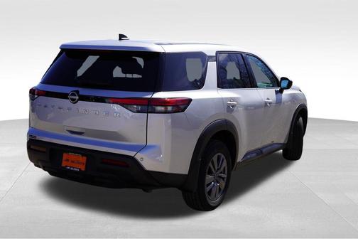 2024 Nissan Pathfinder S