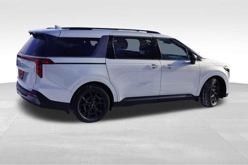 2025 Kia Carnival SX