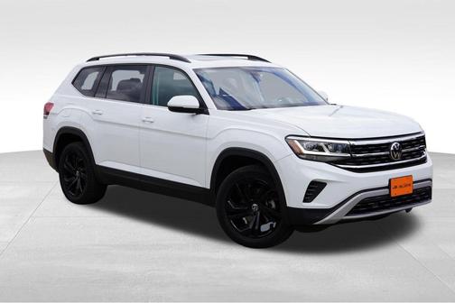 Pure White 2022 Volkswagen Atlas 3.6L SE w/Technology