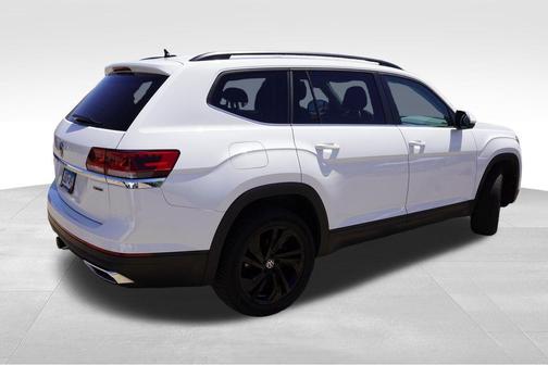 Pure White 2022 Volkswagen Atlas 3.6L SE w/Technology