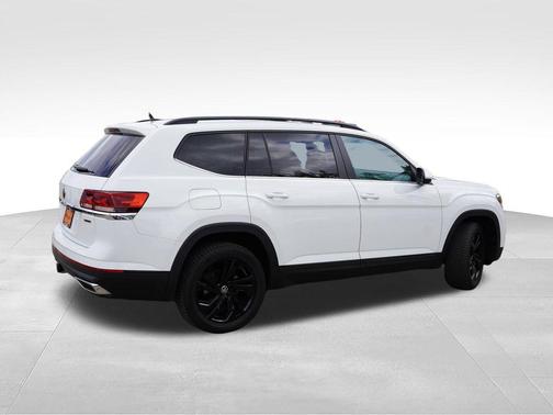 Pure White 2022 Volkswagen Atlas 3.6L SE w/Technology