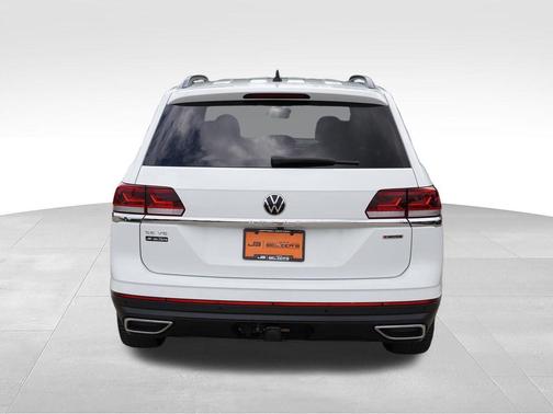 Pure White 2022 Volkswagen Atlas 3.6L SE w/Technology
