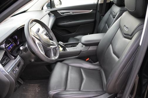 Stellar Black Metallic 2018 Cadillac XT5 Premium Luxury