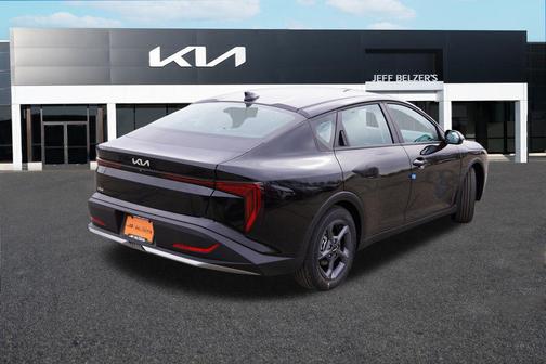 Aurora Black Pearl 2026 Kia K4 LXS