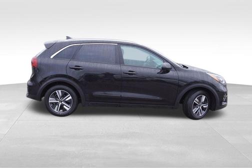 2022 Kia Niro LXS