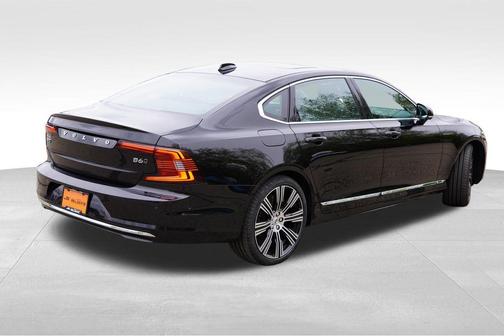 Onyx Black Metallic 2023 Volvo S90 B6 Plus